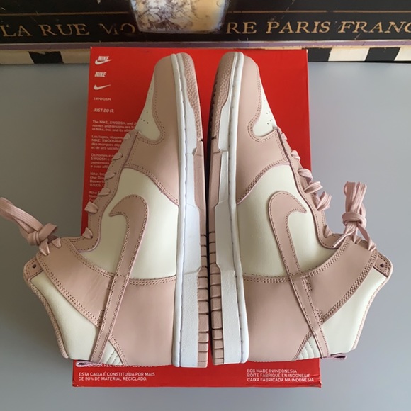 Nike Women’s Dunk High Sz 9 - Picture 5 of 9